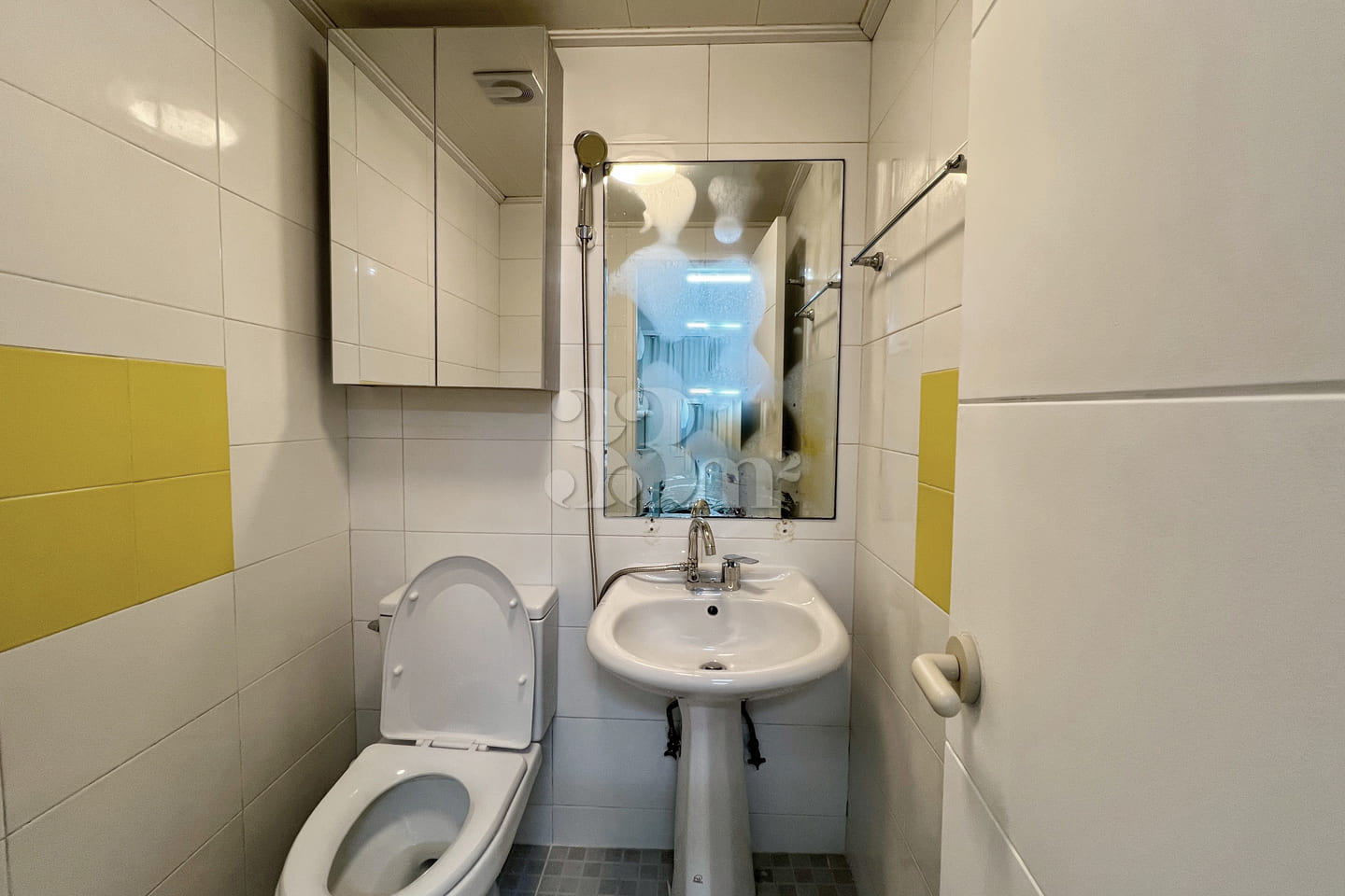 7 min from Sangsu Station / Queen-size bed /  4th image