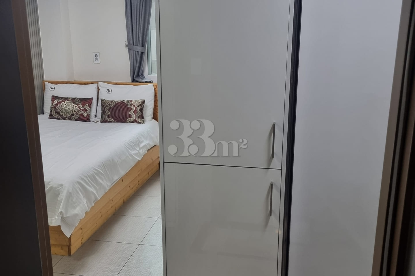 Fully furnished studio apartment, 3 minutes f 9th image