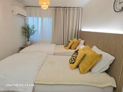 Cozy home with great natural light and a grea 6th image