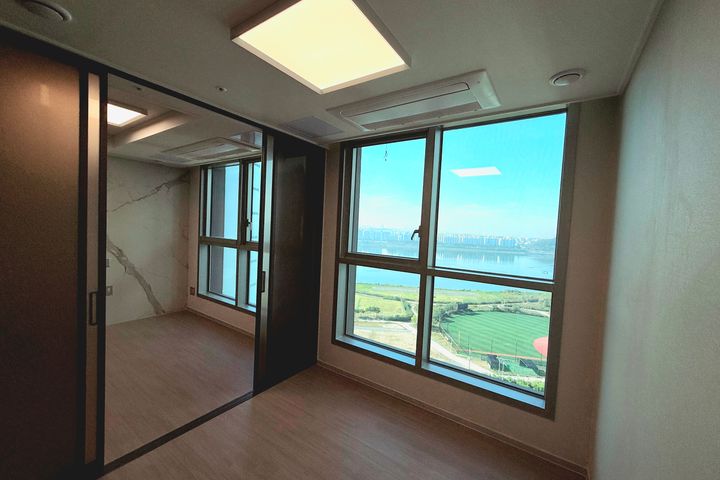 New 2-bedroom apartment with Han River view ✨ 0th image