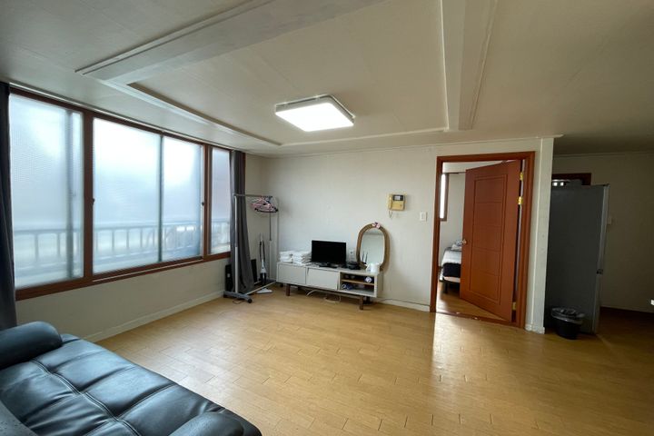 5 minutes from Hongdae/Yeonnam-dong (2 rooms) 0th image