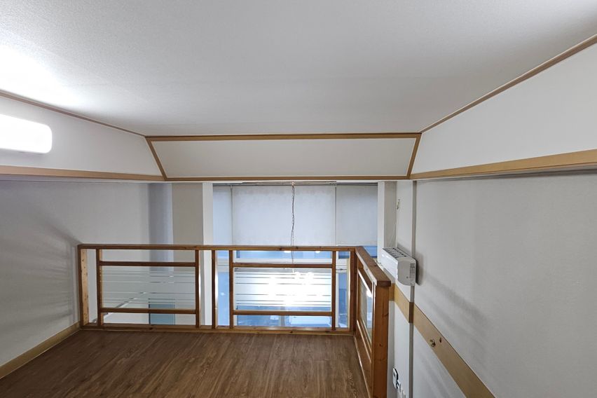 채광 좋고 넓은 복층 4번째 이미지