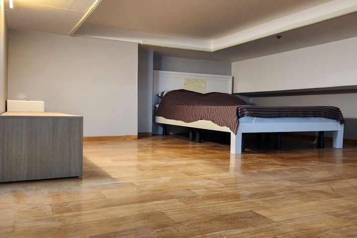 In front of Yatap Station / Duplex / Sleeps 6 7th image