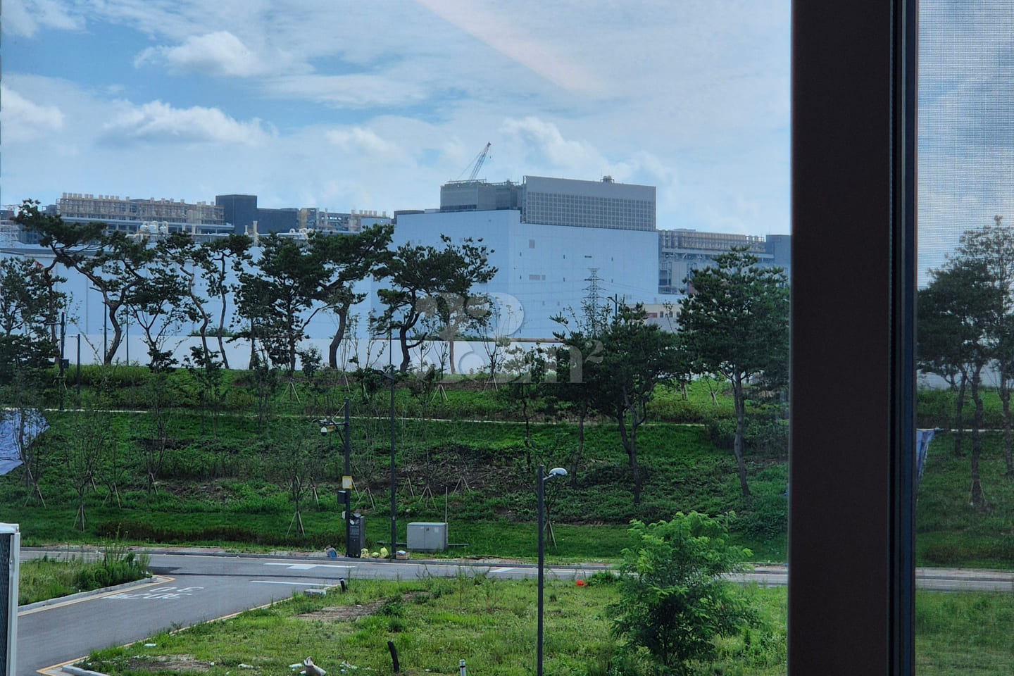 Hynix is within walking distance (3 minutes b 5th image