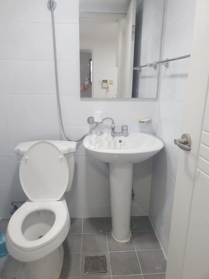 Detached studio with designated parking 3th image