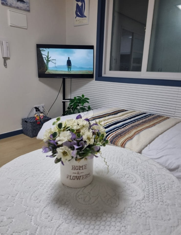 Room 203 3th image