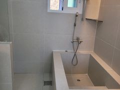 Hotel-style residence 14th image