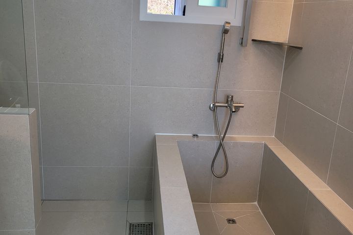 Hotel-style residence 14th image