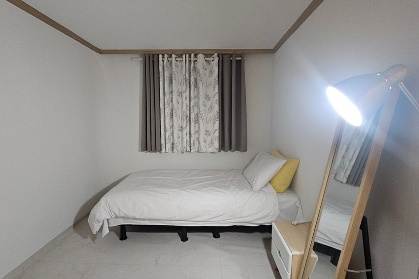 논현역4번출구 앞 9번째 이미지