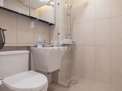 2nd floor, 4 people, 4 beds, 2 bathrooms 15th image