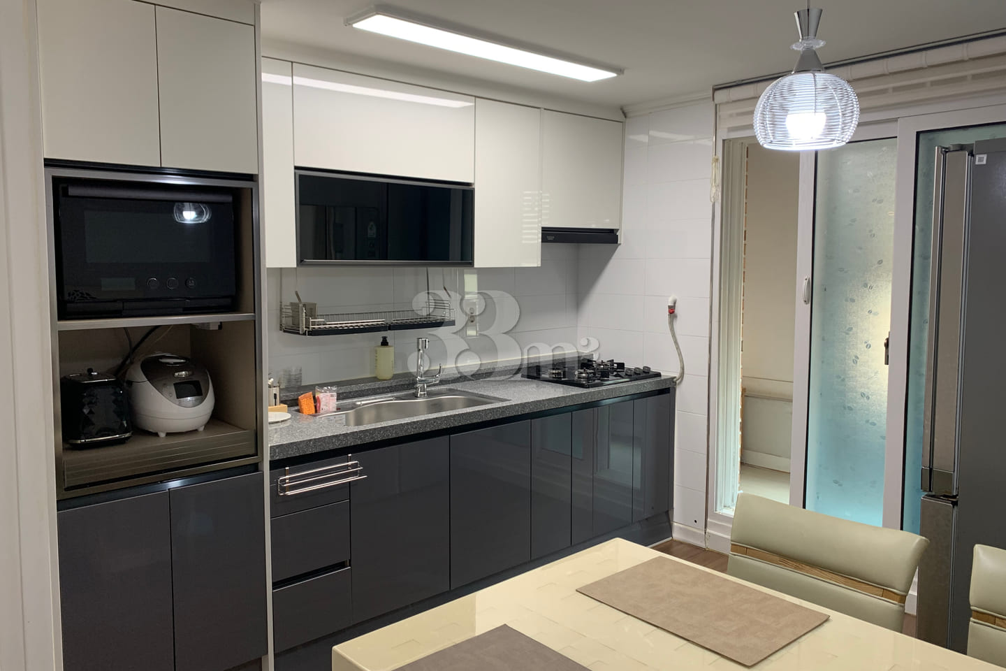 Quiet home with 3 bedrooms and 2 bathrooms 13th image