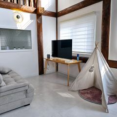 Two-story log cabin Unit Image