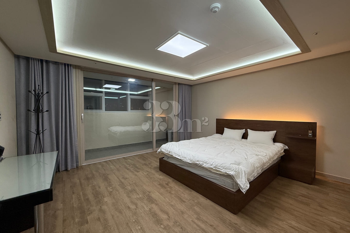 60-Pyeong Penthouse with Large Terrace 15th image