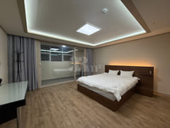 60-Pyeong Penthouse with Large Terrace 15th image