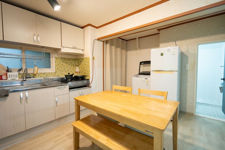 Three-room apartment at the lowest price 3th image
