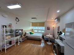 ✨Spacious room with city view, 2 mins from Si 6th image