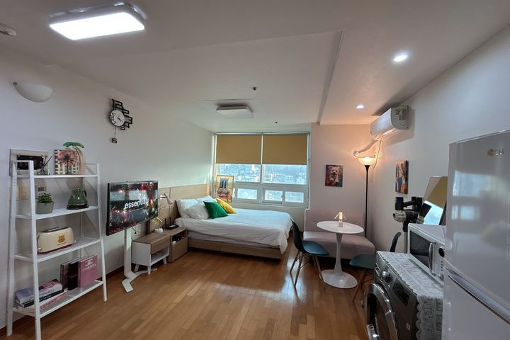 ✨Spacious room with city view, 2 mins from Si 6th image