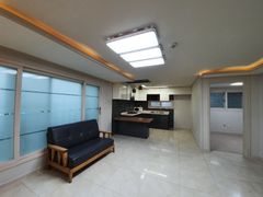 Newly built, spacious, and clean. 3th image