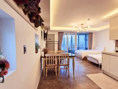 Spacious rooms and ocean views. 1th image