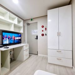 Rooftop House Women-Only Floor Unit Image