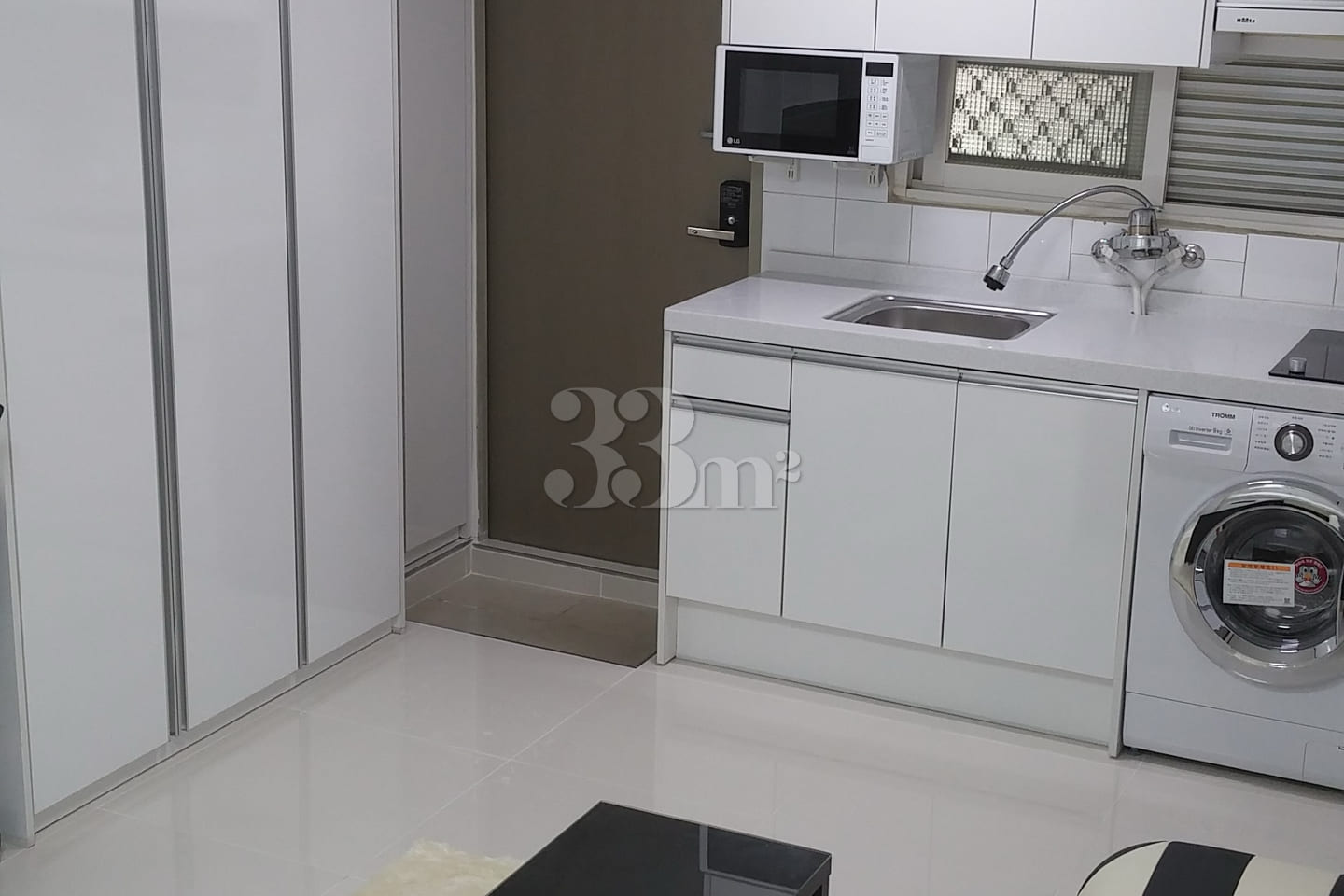 Fully furnished open-plan studio apartment 5th image