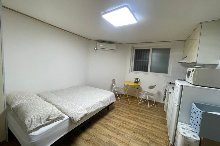 2-minute walk from Nonhyeon Station (studio a 2th image