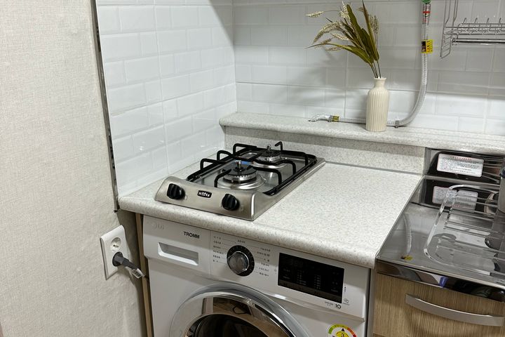 Clean two-room apartment, 5 minutes from Mokd 13th image
