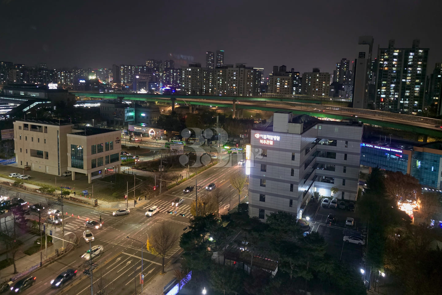 Right next to Sindorim Station, floor-to-ceil 3th image