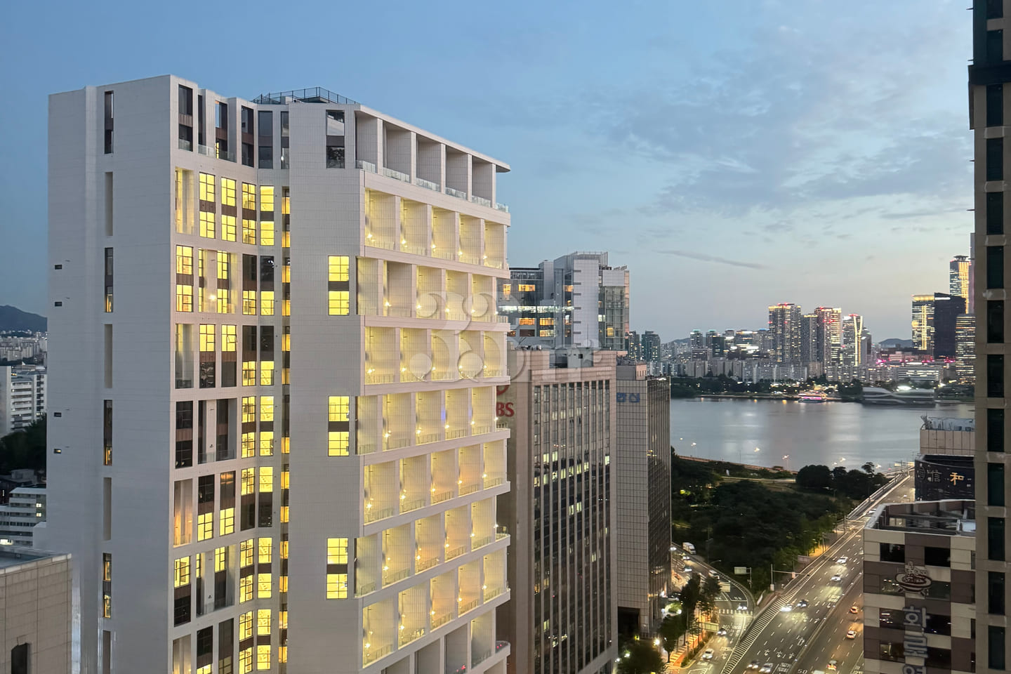 Suite with Han River view near the station 0th image
