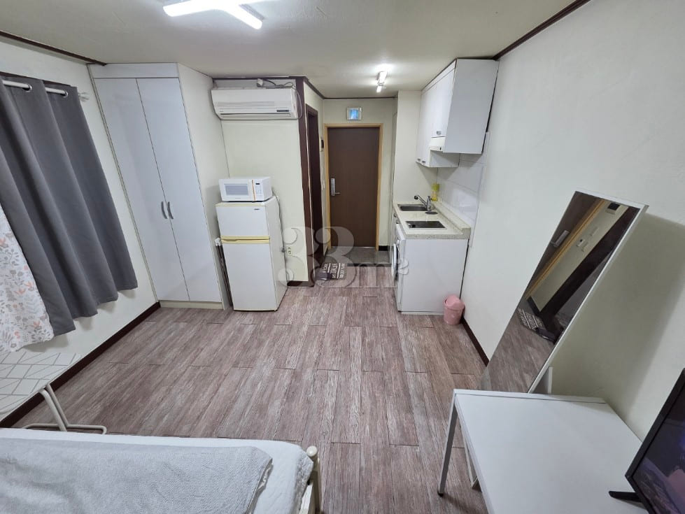 Quiet and convenient room. 4th image