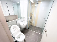 Neat and spacious room in Yongsan-gu 5th image