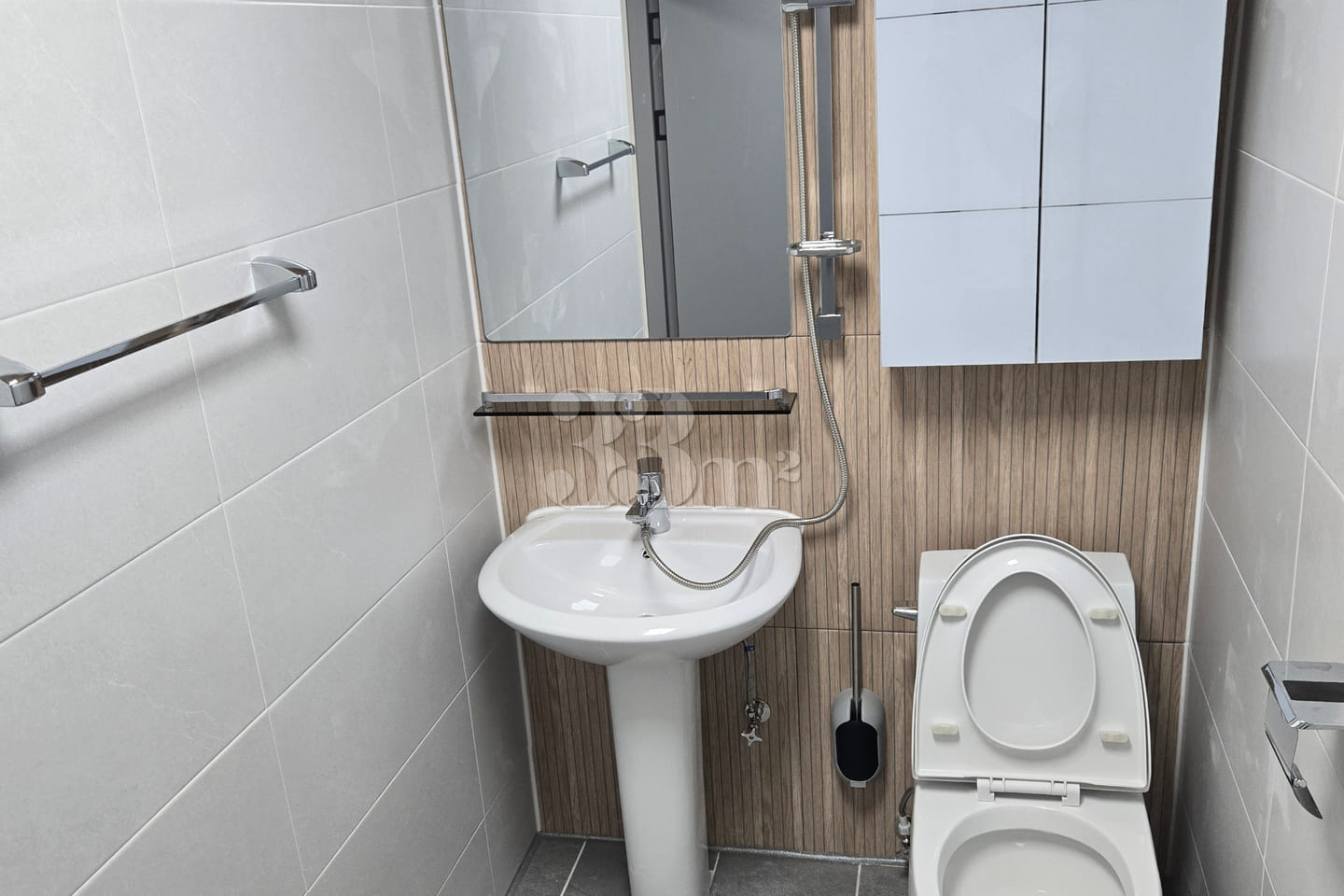 Room 201 3th image