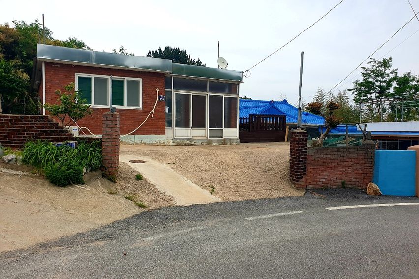 언덕위에 바다풍경 0번째 이미지
