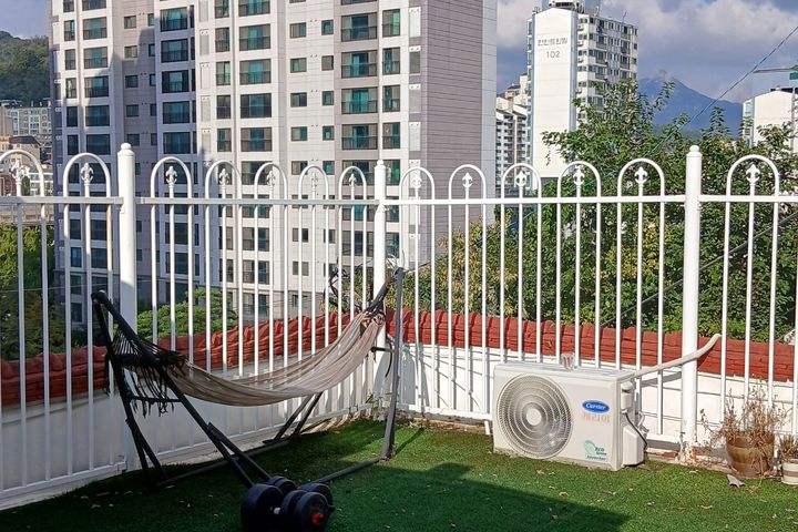 Studio apartment near Yonsei University and M 1th image