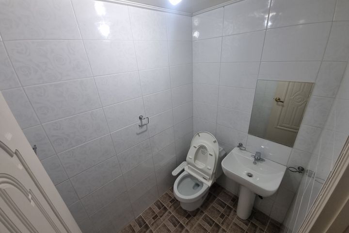 Jinhae Cherry Blossoms / Vacant Studio Apartm 4th image