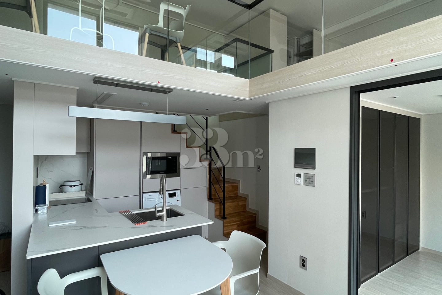 1-minute walk from Line 9 / Hongdae-Deungchon 5th image