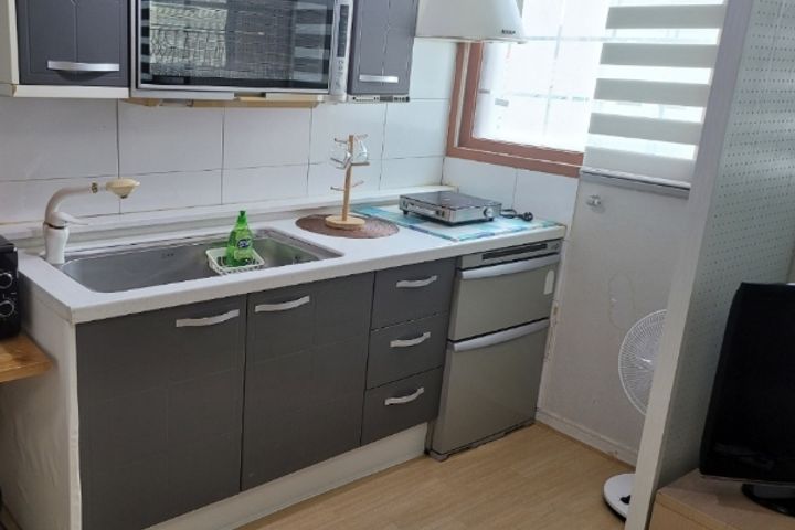 6. Spacious studio with good transportation a 6th image