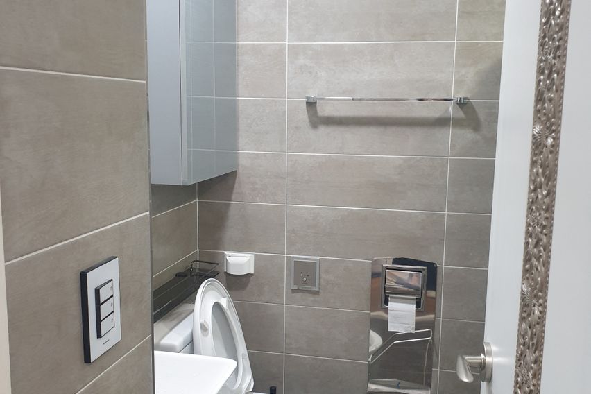 강남역5번출구 바로 옆