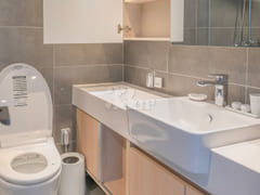 Jeju high-rise unit with full amenities and o 13th image