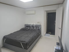 White Room Facing the Park_2 2th image