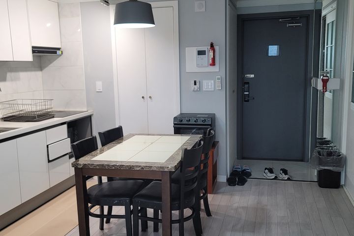 Two-bedroom apartment near Gangnam Station, 3 1th image