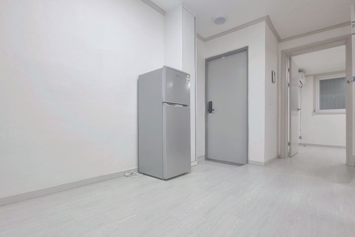 * Fully renovated 2-room apartment near Hapje 2th image