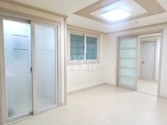 Sunny and Clean Studio Apartment 0th image
