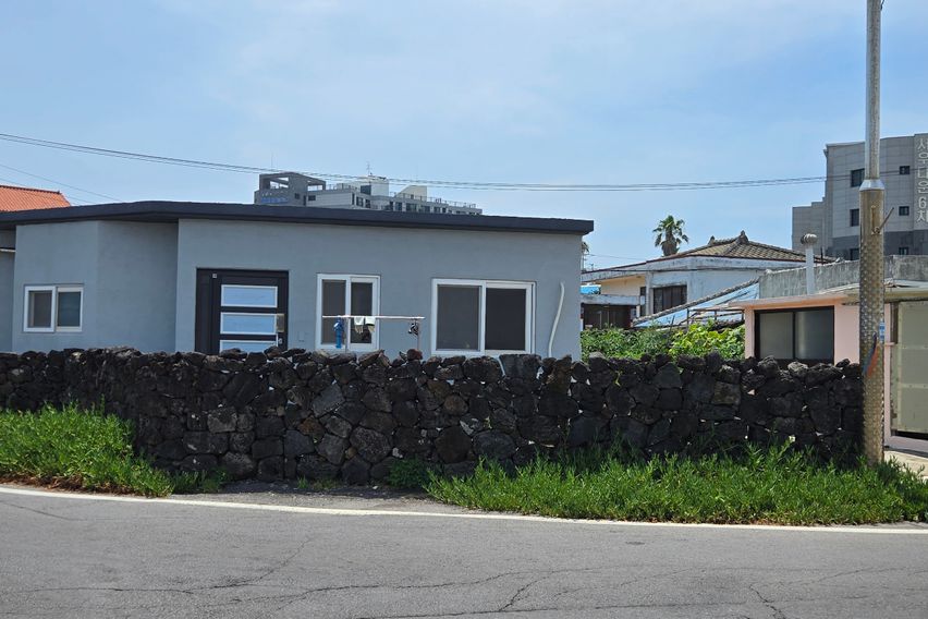 함덕 포구 돌담집