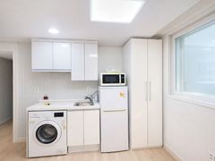 Fully furnished 1st-floor unit near Suyu Stat 11th image