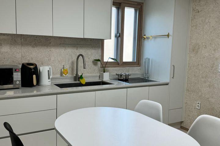 Sillim 2-room unit 😀 17 minutes to Gangnam 8th image