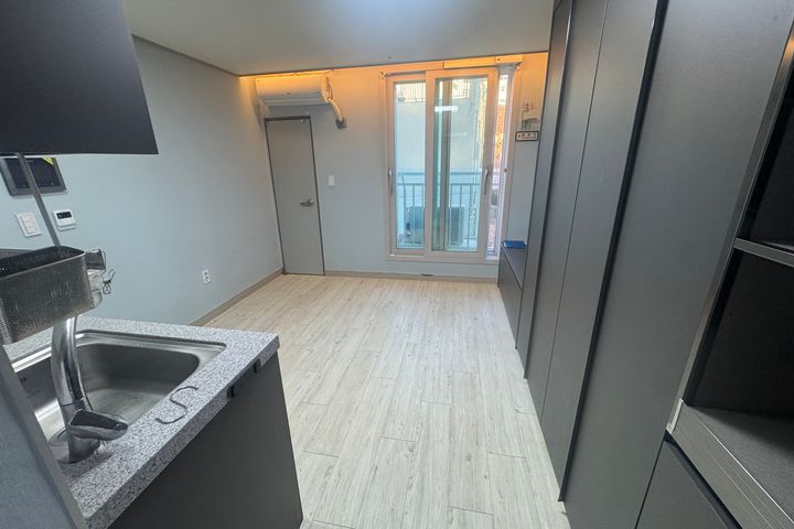 Quiet studio apartment near Oncheonjang Stati 0th image
