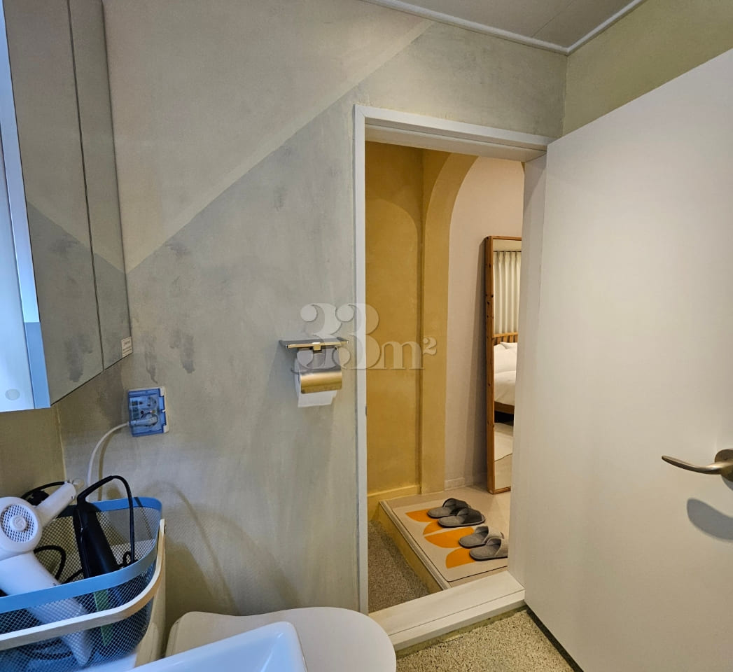 Hustay Room 204 19th image