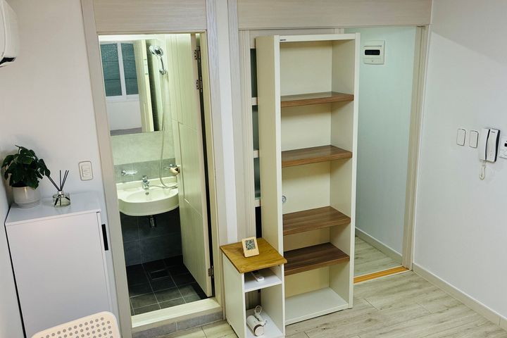 Quiet and simple studio apartment with a sepa 13th image