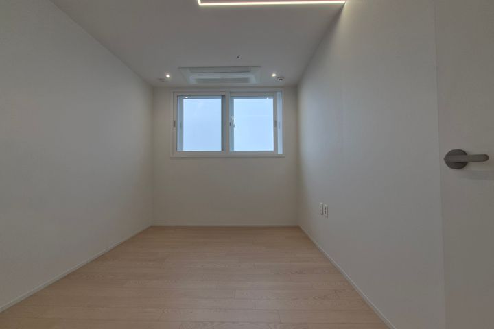 Large, newly built apartment near Bucheon Sta 6th image